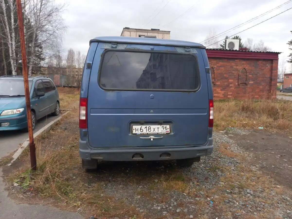 Фото автомобиля GAZ 2217 SOBOL, 2008 — госномер Н618ХТ96. Цвет: ГЛУБОКИЙ СИНИЙ