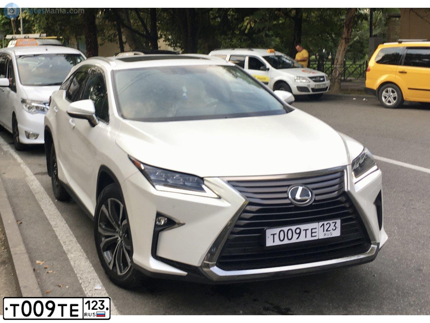 Фото автомобиля LEXUS S RX, 2019 — госномер В278ОО790. Цвет: Белый