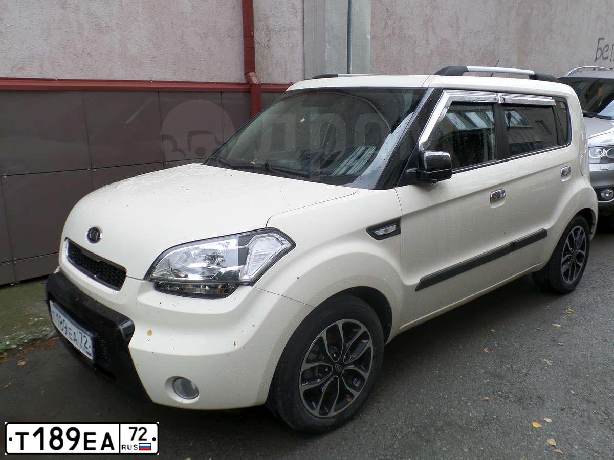 Фото автомобиля KIA SOUL, 2010 — госномер Т159ЕА72. Цвет: БЕЖЕВЫЙ