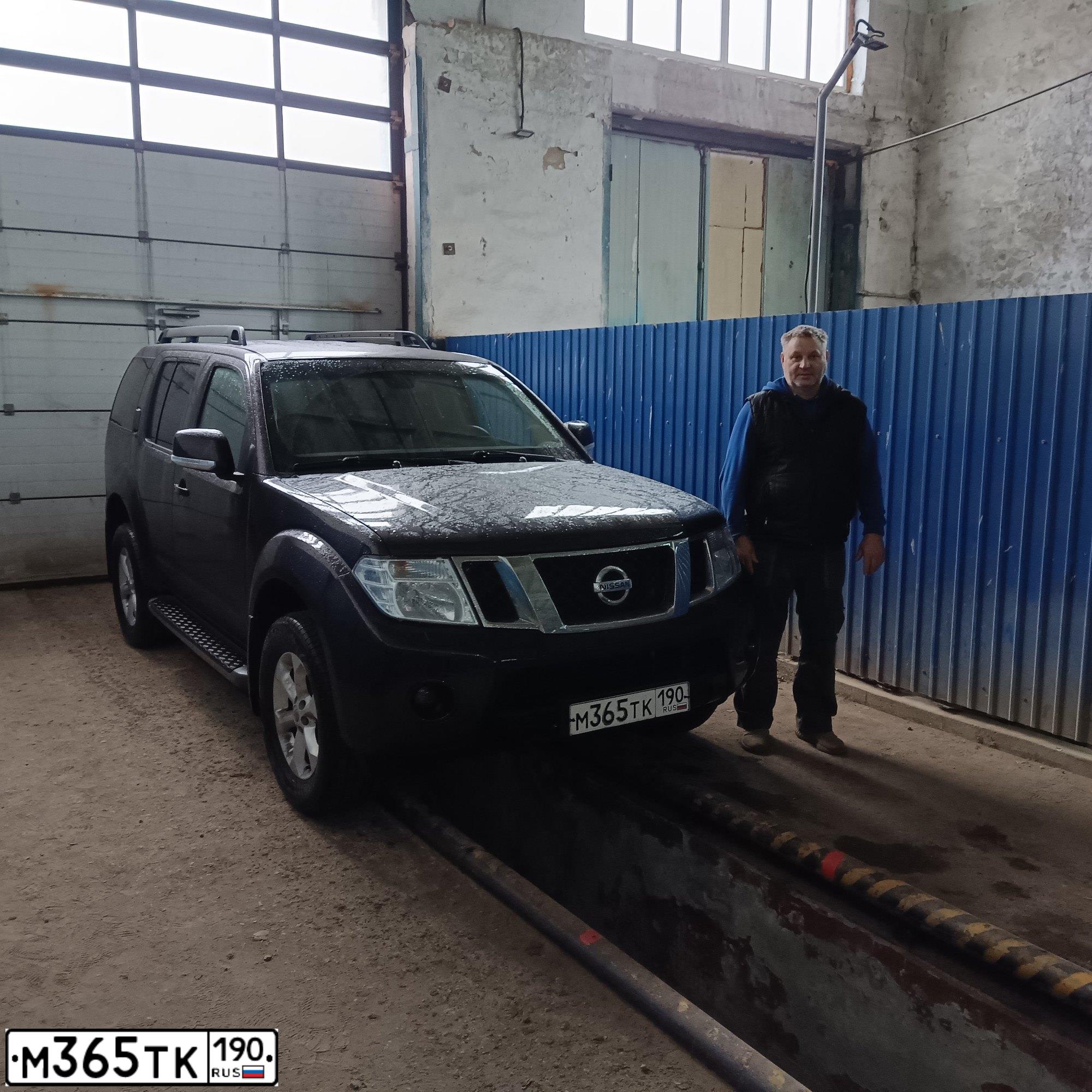Фото автомобиля NISSAN PATHFINDER, 2012 — госномер С410ВУ68. Цвет: Коричневый