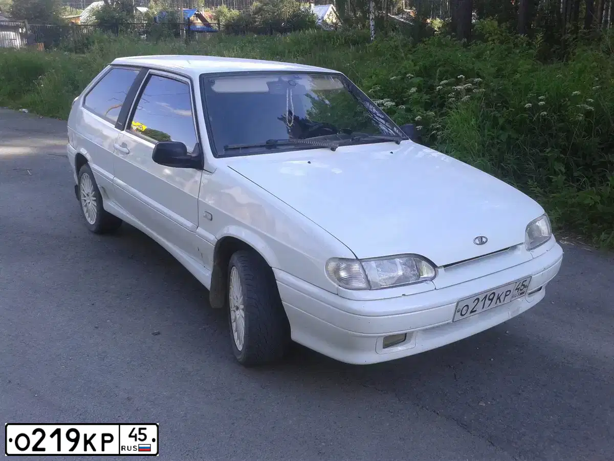 Фото автомобиля LADA 2113, 2010 — госномер А202ХЕ774. Цвет: Белый