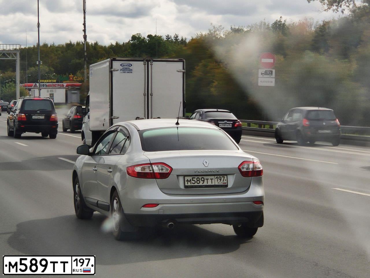 Фото автомобиля RENAULT FLUENCE, 2011 — госномер М589ТТ197. Цвет: СЕРЫЙ СВЕТЛЫЙ