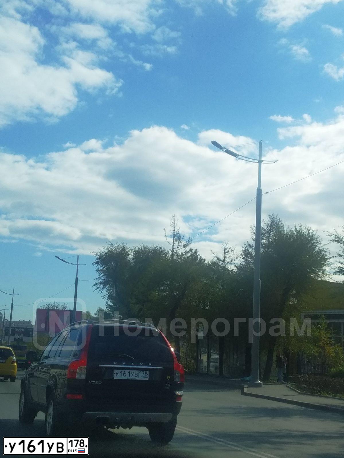 Фото автомобиля VOLVO XC90, 2011 — госномер У161УВ178. Цвет: ЧЕРНЫЙ