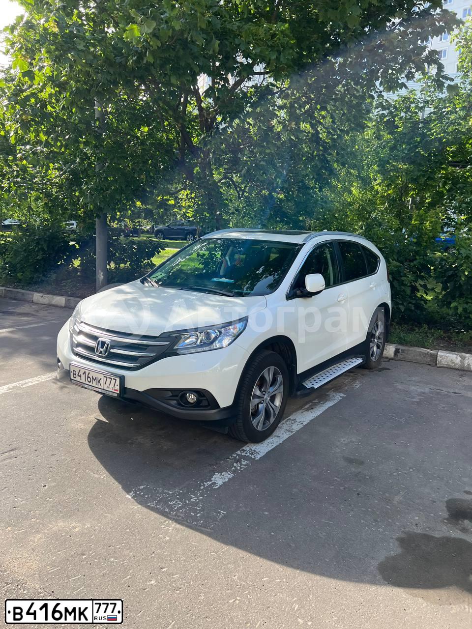 Фото автомобиля HONDA CR-V, 2014 — госномер В416МК777. Цвет: Белый