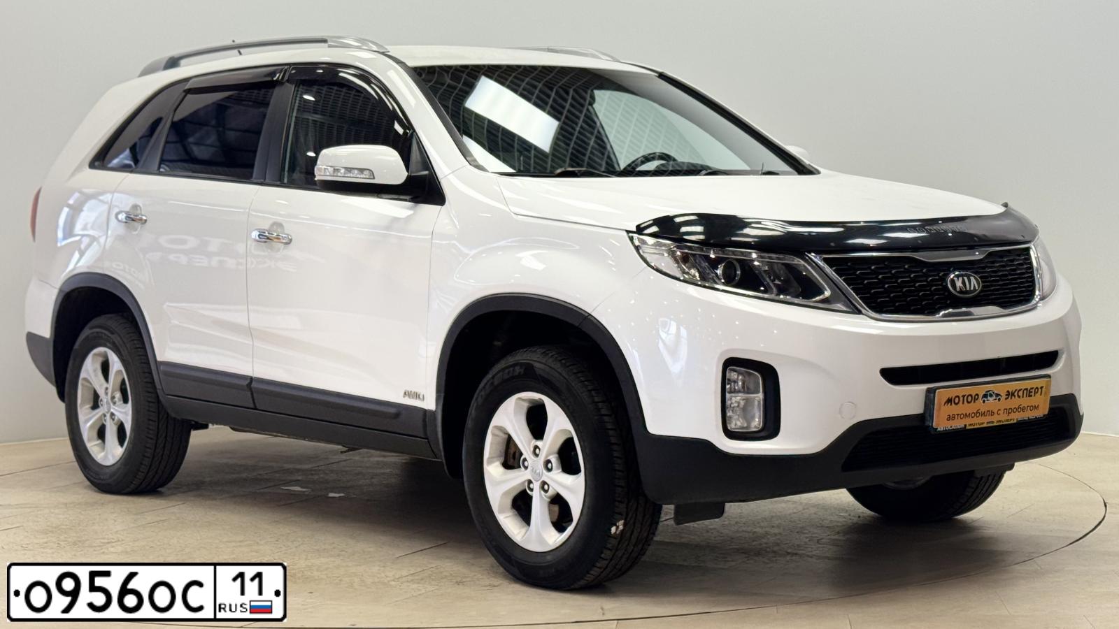 Фото автомобиля KIA SORENTO, 2012 — госномер О956ОС11. Цвет: Белый