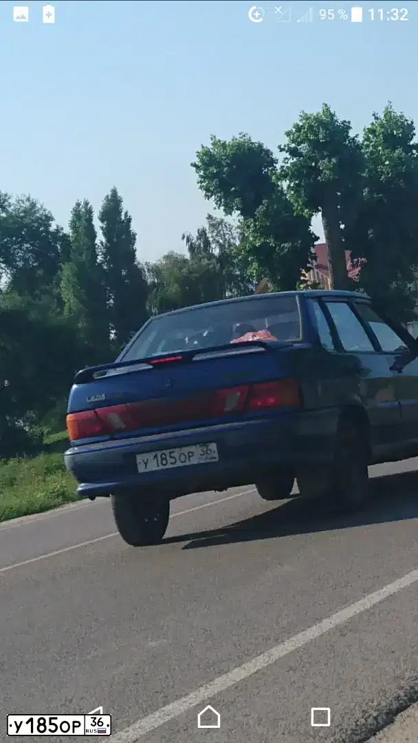 Фото автомобиля LADA 2115 SAMARA, 2001 — госномер У185ОР36. Цвет: СЕРЕБРИСТЫЙ ЯРКО-СИНИЙ