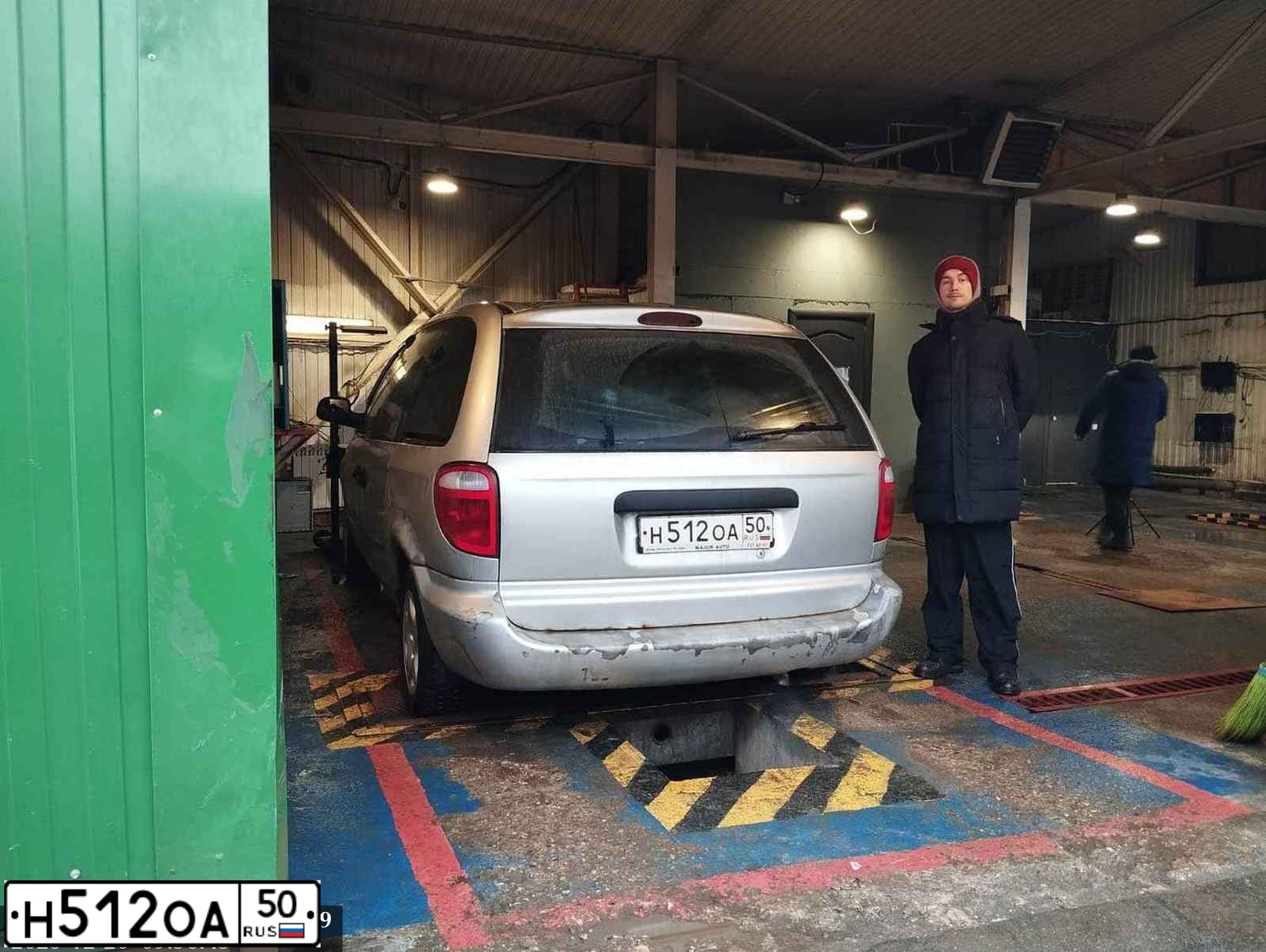 Фото автомобиля DODGE /GRAND/ CARAVAN, 2001 — госномер У264ТВ71. Цвет: СЕРЫЙ СВЕТЛЫЙ