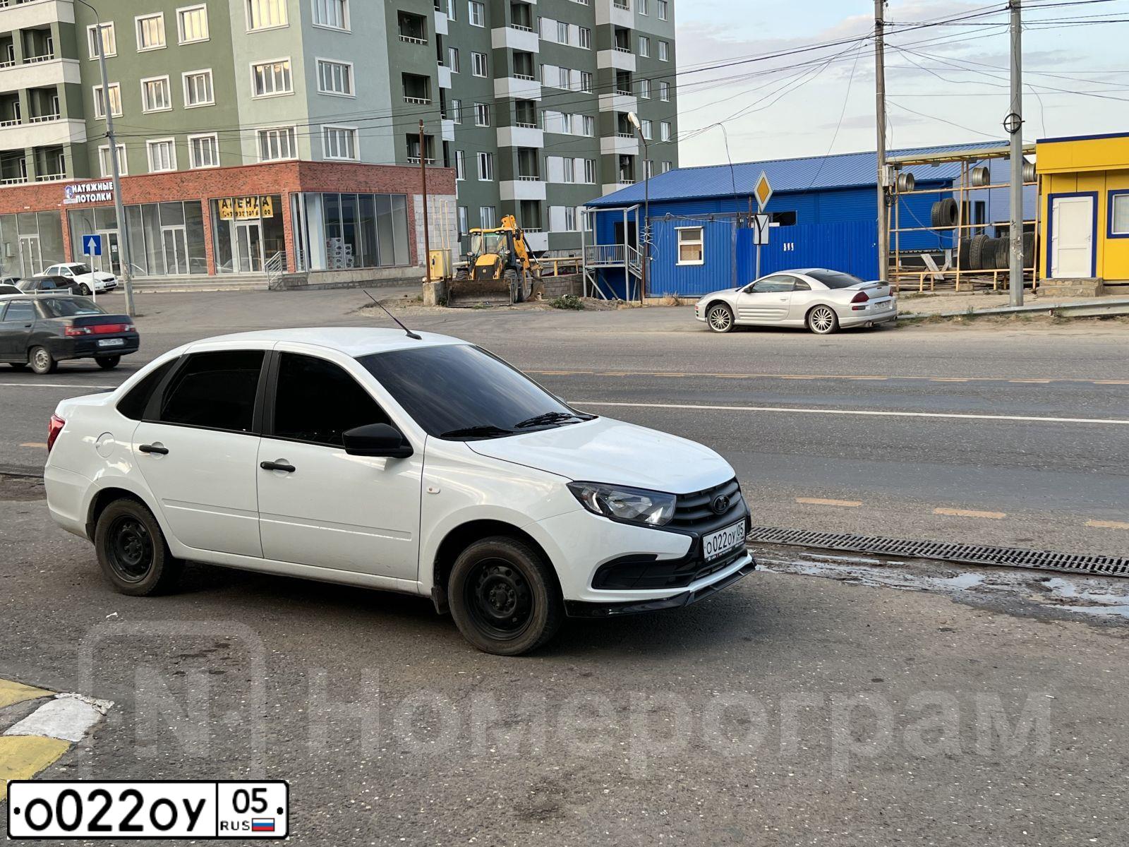 Фото автомобиля LADA GRANTA, 2019 — госномер У147ХА05. Цвет: Белый
