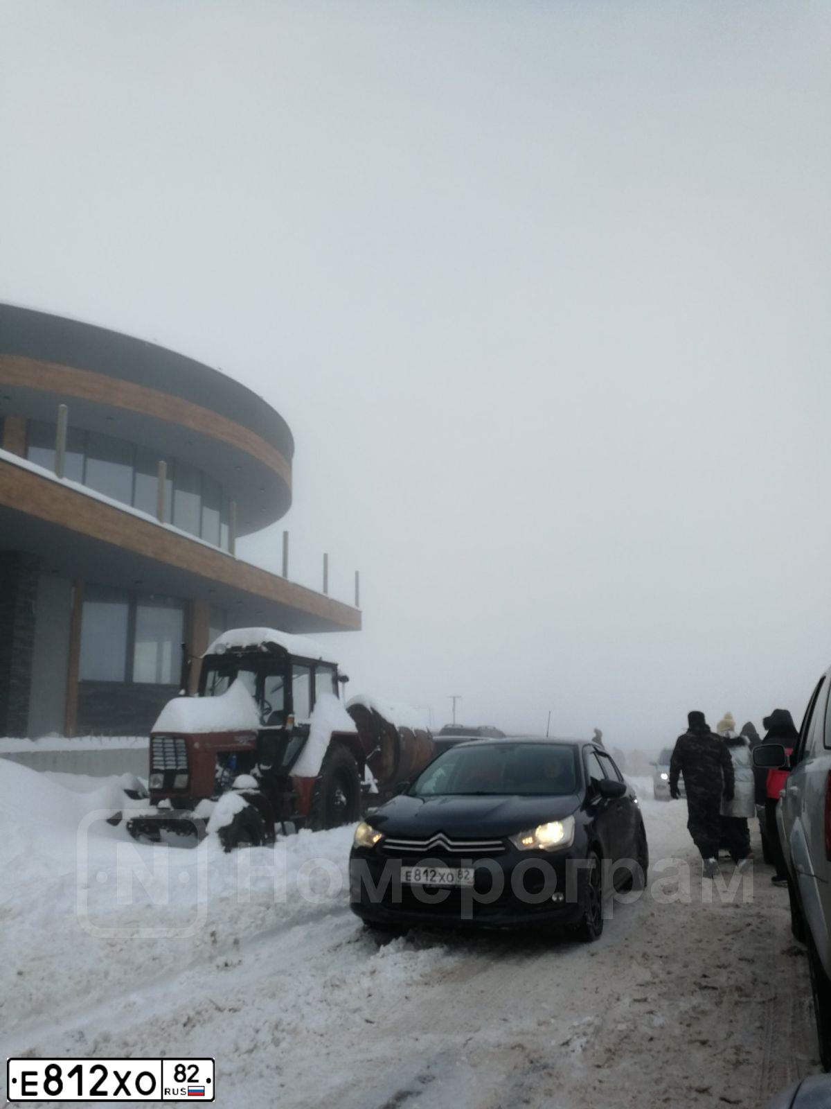 Фото автомобиля СИТРОЕН С4, 2013 — госномер Е812ХО82. Цвет: синий