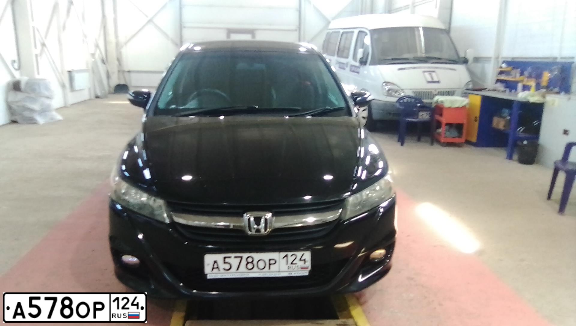 Фото автомобиля HONDA STREAM, 2010 — госномер Е606УН124