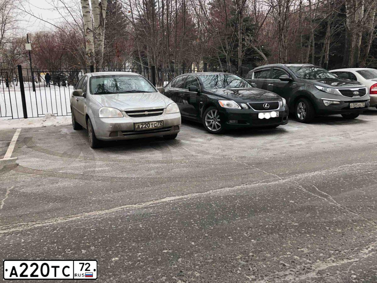 Фото автомобиля CHEVROLET LACETTI, 2009 — госномер А220ТС72. Цвет: СЕРЕБРИСТЫЙ