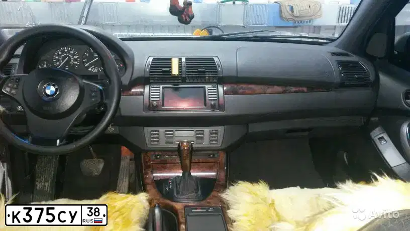 Фото автомобиля BMW X5, 2004 — госномер Х686НС138. Цвет: ТЕМНО-СЕРЫЙ