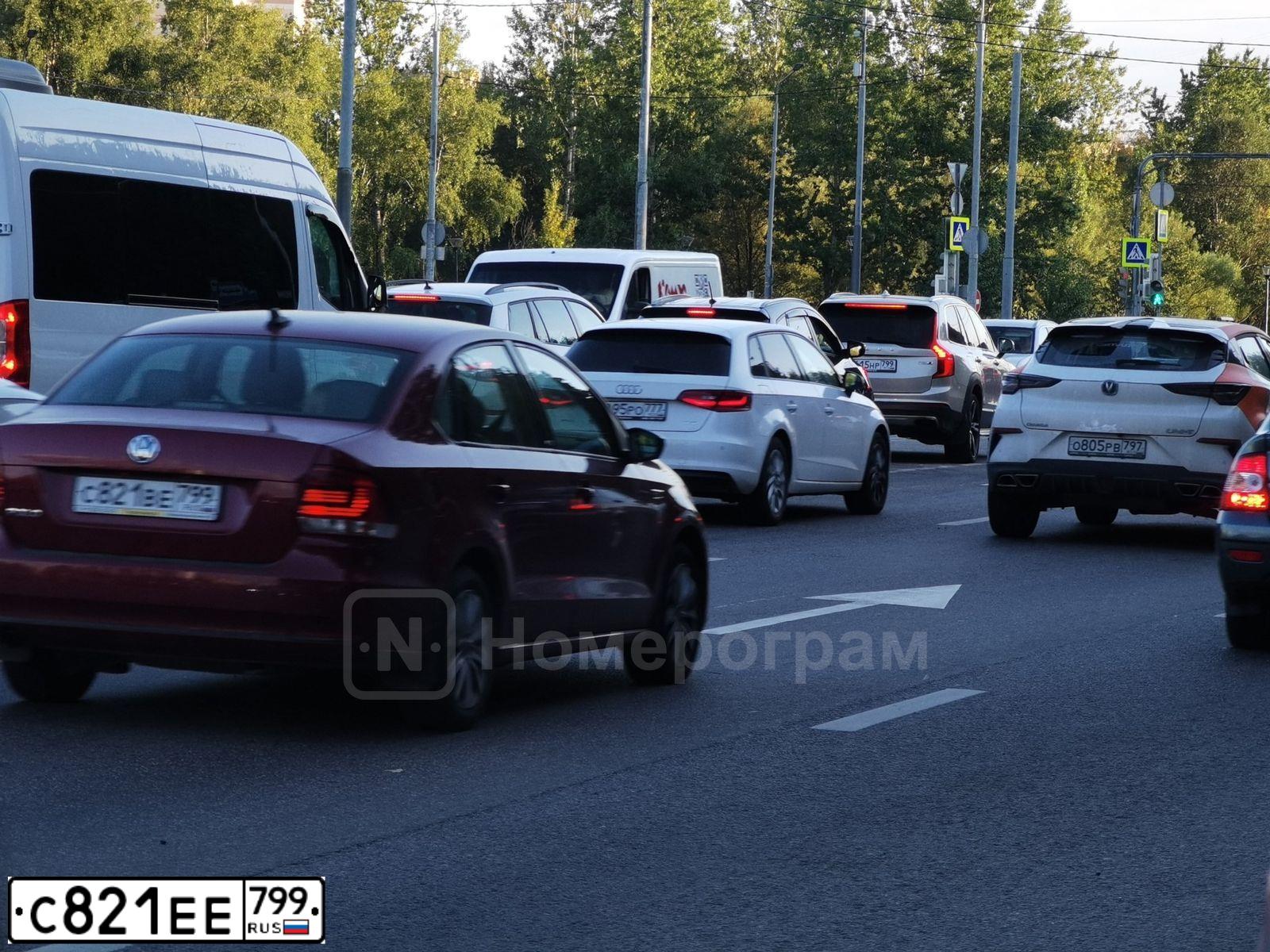 Фото автомобиля VOLVO XC70, 2011 — госномер С821УУ799. Цвет: ЧЕРНЫЙ