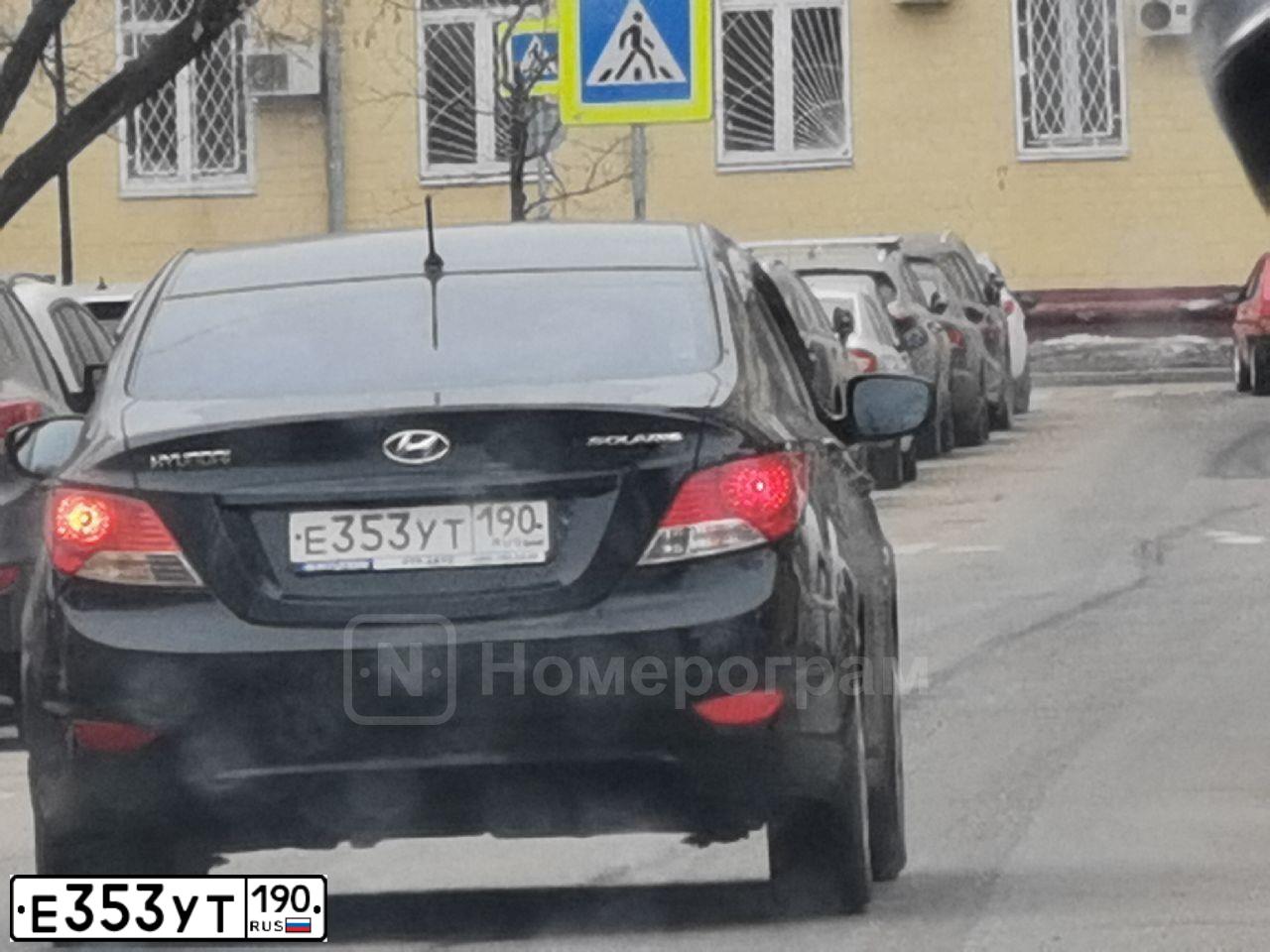 Фото автомобиля HYUNDAI SOLARIS, 2011 — госномер Е353УТ190. Цвет: ЧЕРНЫЙ