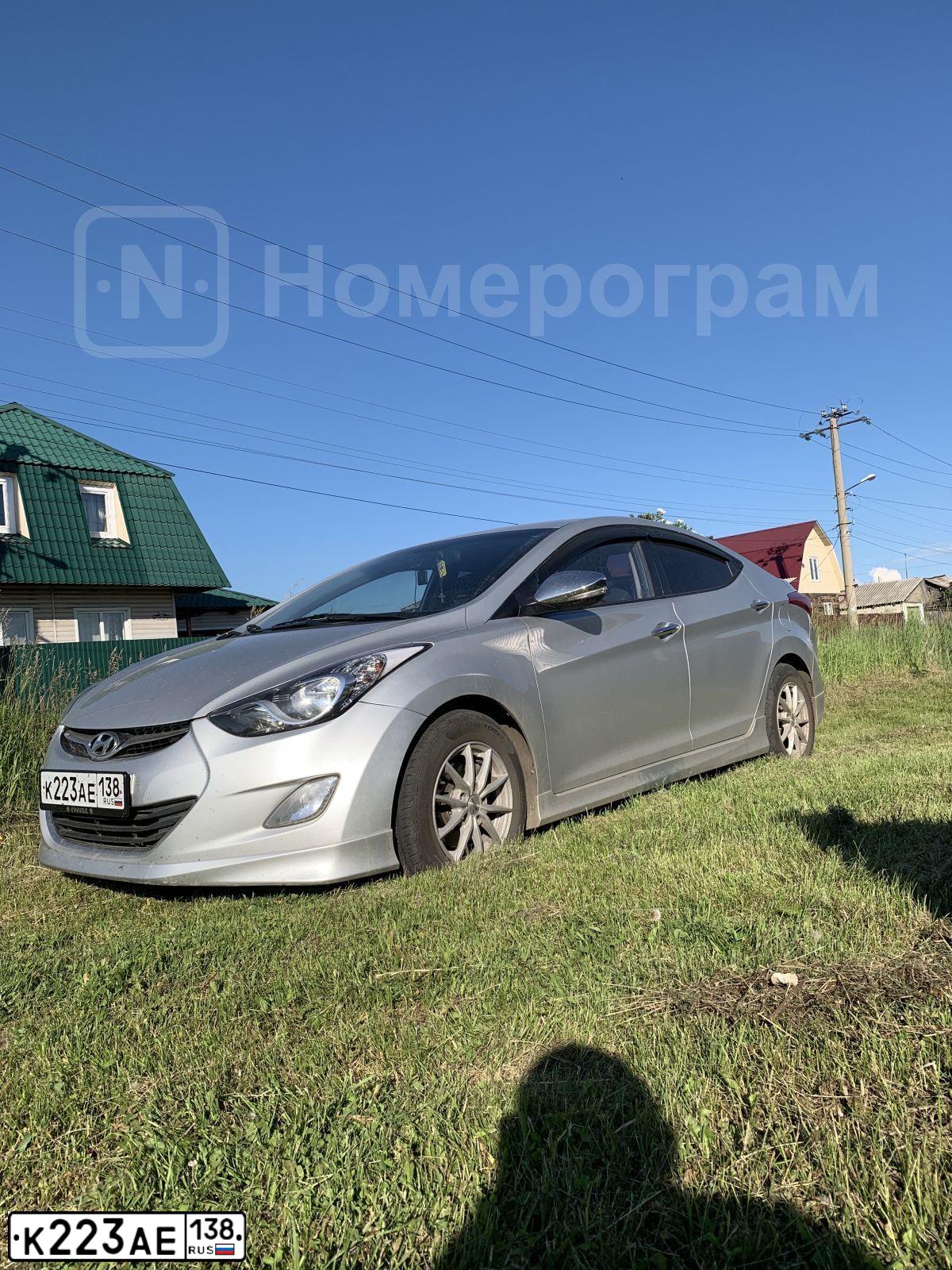 Фото автомобиля HYUNDAI AVANTE, 2012 — госномер К223АЕ138. Цвет: СЕРЫЙ