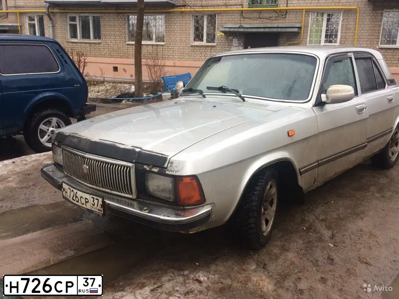 Фото автомобиля GAZ 3102 WOLGA, 2005 — госномер Р573АТ152. Цвет: БУРАН