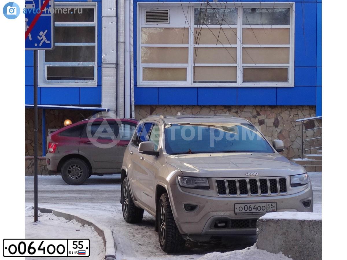Фото автомобиля BMW X5, 2020 — госномер О064ОО55. Цвет: Белый