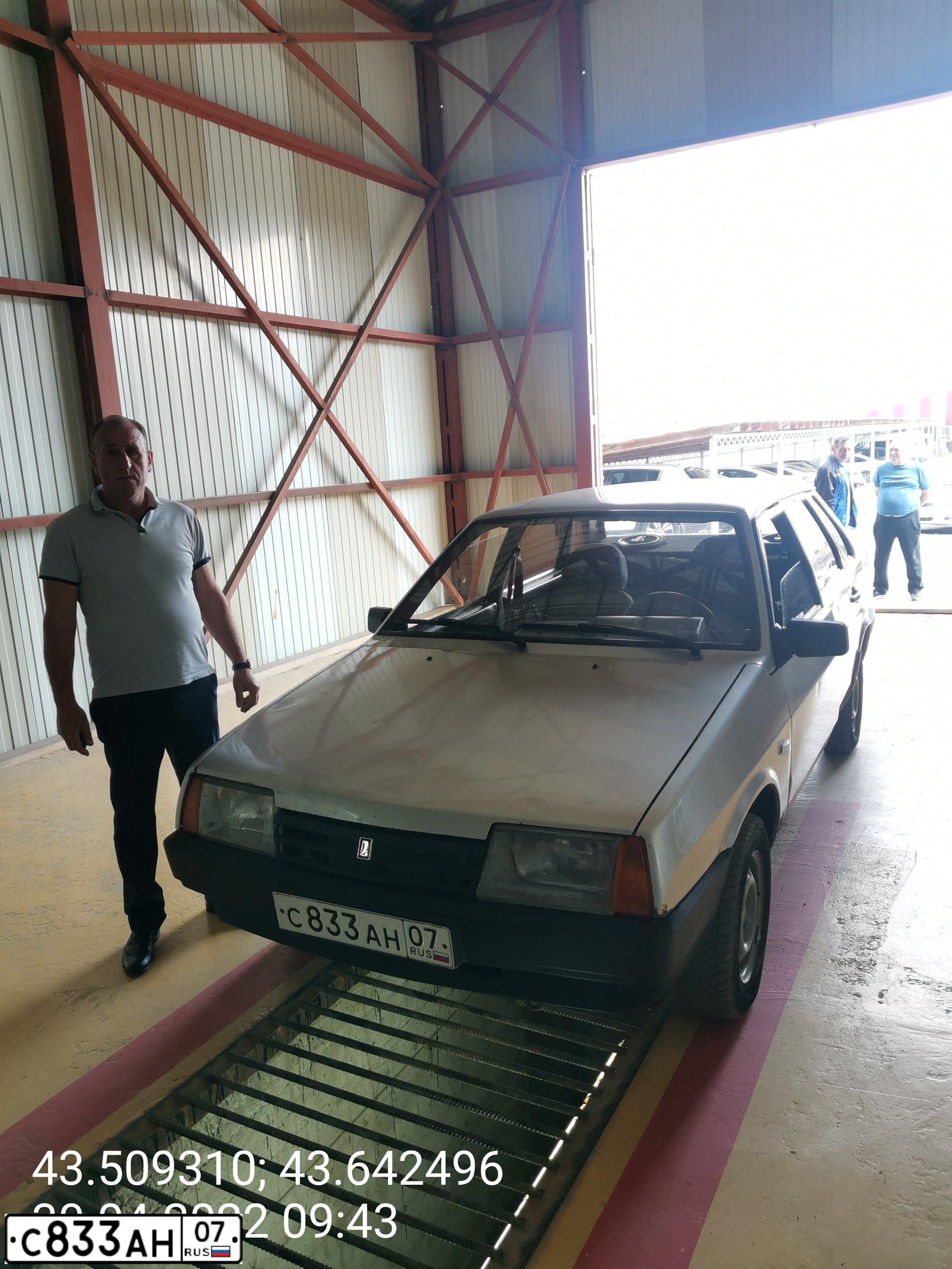 Фото автомобиля LADA 2109 SAMARA, 2002 — госномер С833АН07. Цвет: СВЕТЛО-СЕРЕБР  МЕТАЛЛ