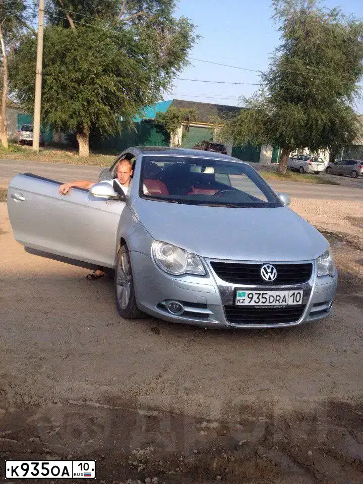 Фото автомобиля FORD FOCUS, 2008 — госномер М772КР123. Цвет: ВИШНЕВЫЙ