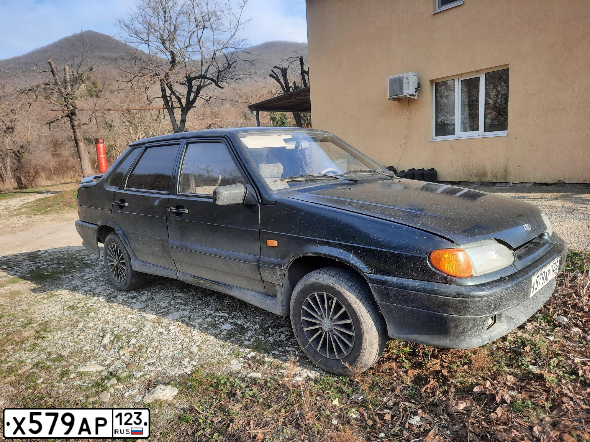 Фото автомобиля LADA 2115 SAMARA, 2003 — госномер Х579АР123. Цвет: Темно-зеленый