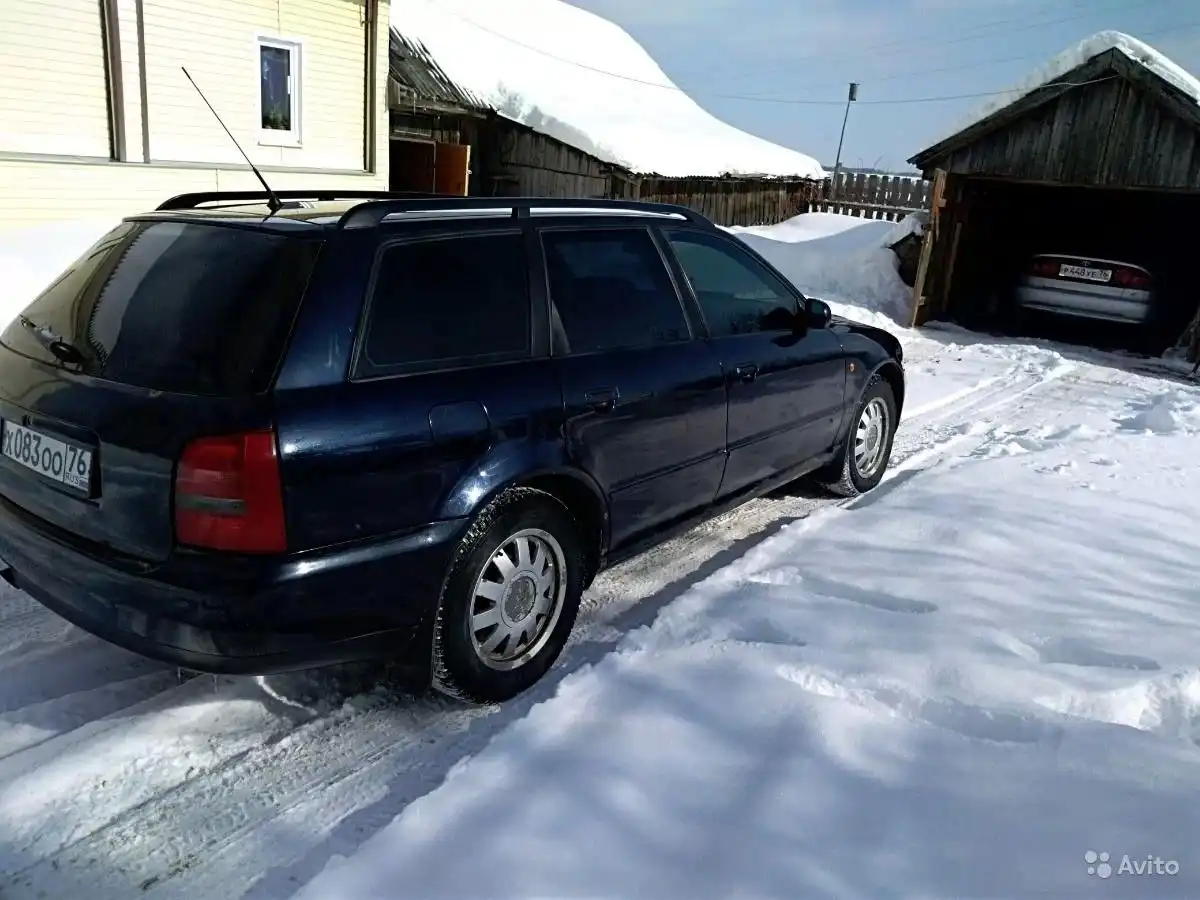 Фото автомобиля AUDI A4, 1998 — госномер С943КР76. Цвет: синий