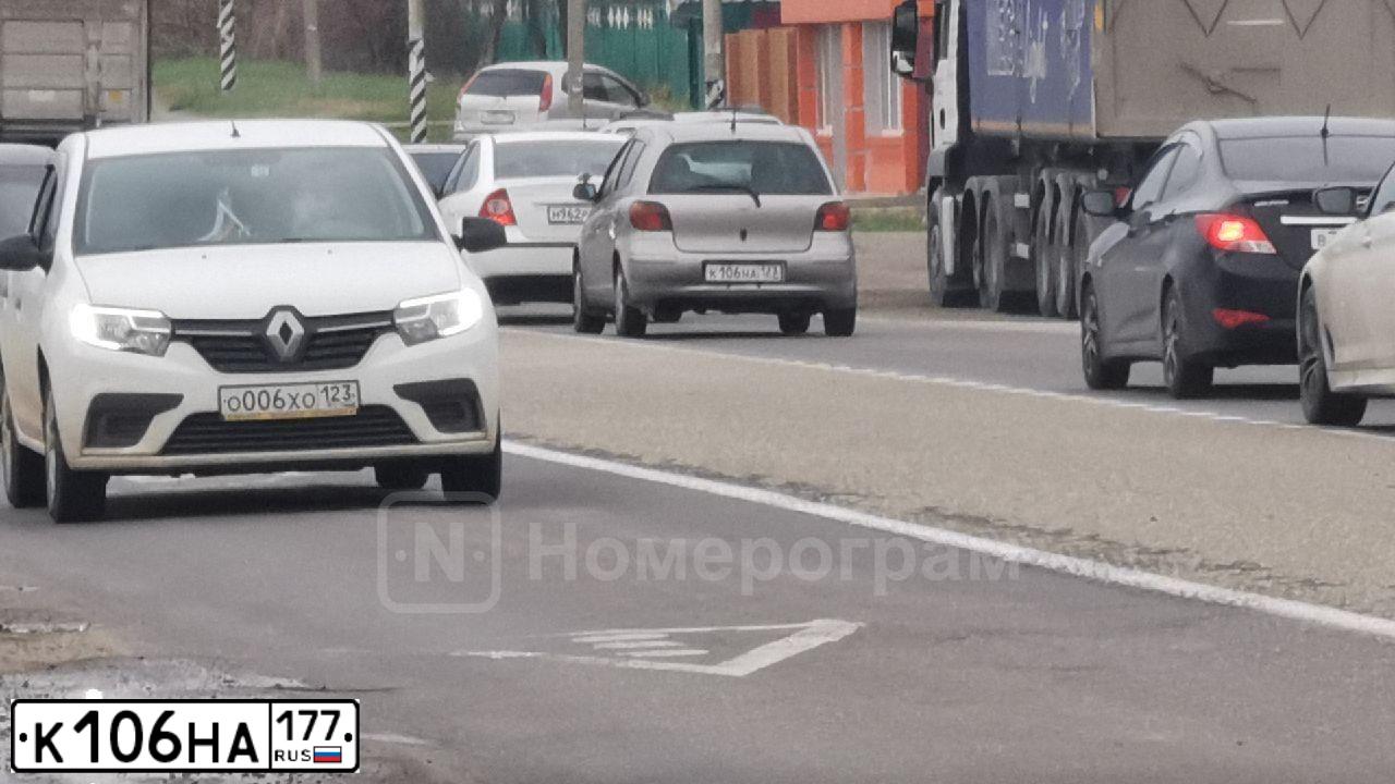 Фото автомобиля CHEVROLET LACETTI, 2006 — госномер М831КР32. Цвет: синий