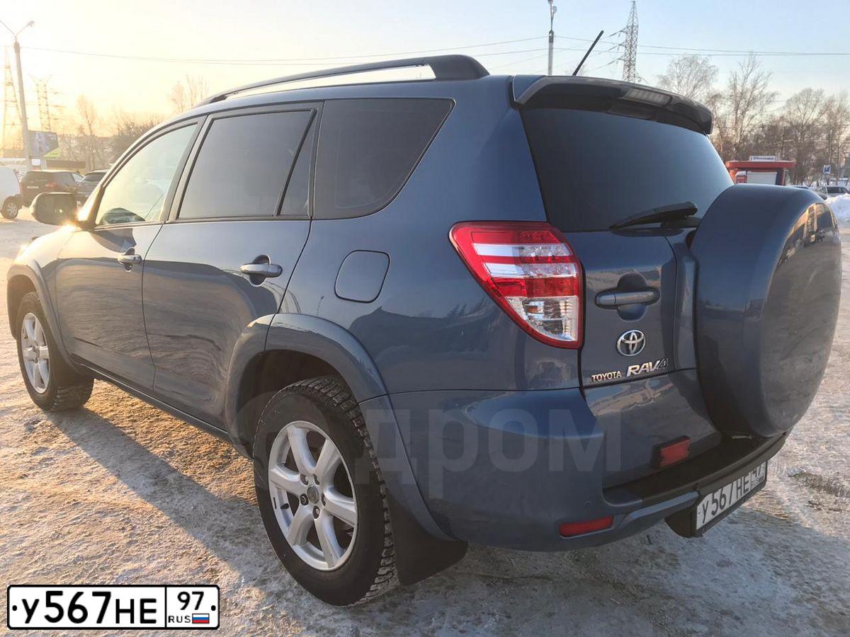 Фото автомобиля KIA RIO, 2004 — госномер Х778РТ161. Цвет: СЕРЫЙ