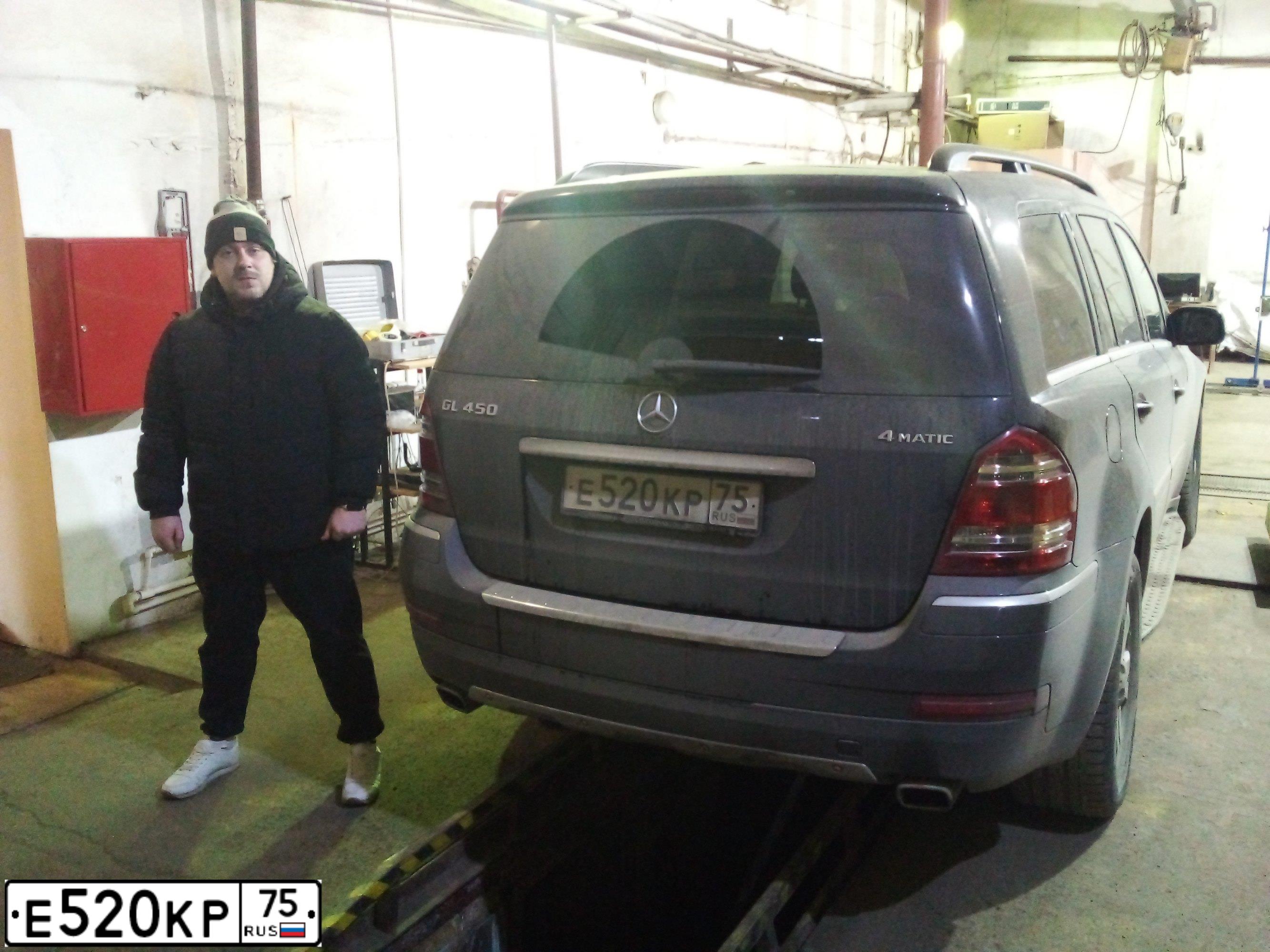 Фото автомобиля MERCEDES GL-KLASSE, 2008 — госномер Т975ТТ24. Цвет: ЧЕРНЫЙ