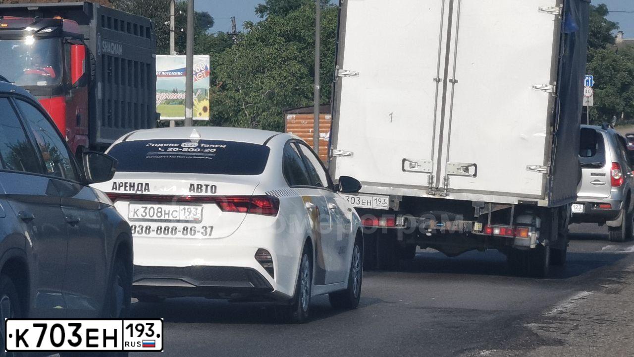 Фото автомобиля KIA CEED J7W5D261F, 2022 — госномер К703ЕН193. Цвет: СЕРЫЙ