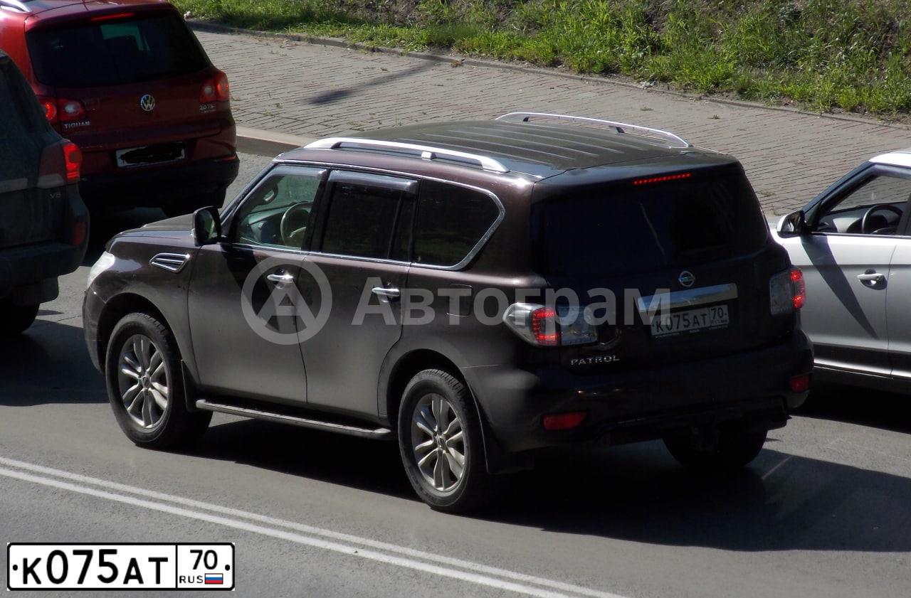 Фото автомобиля NISSAN PATROL, 2011 — госномер М700УХ70. Цвет: ТЕМНО-БОРДОВЫЙ