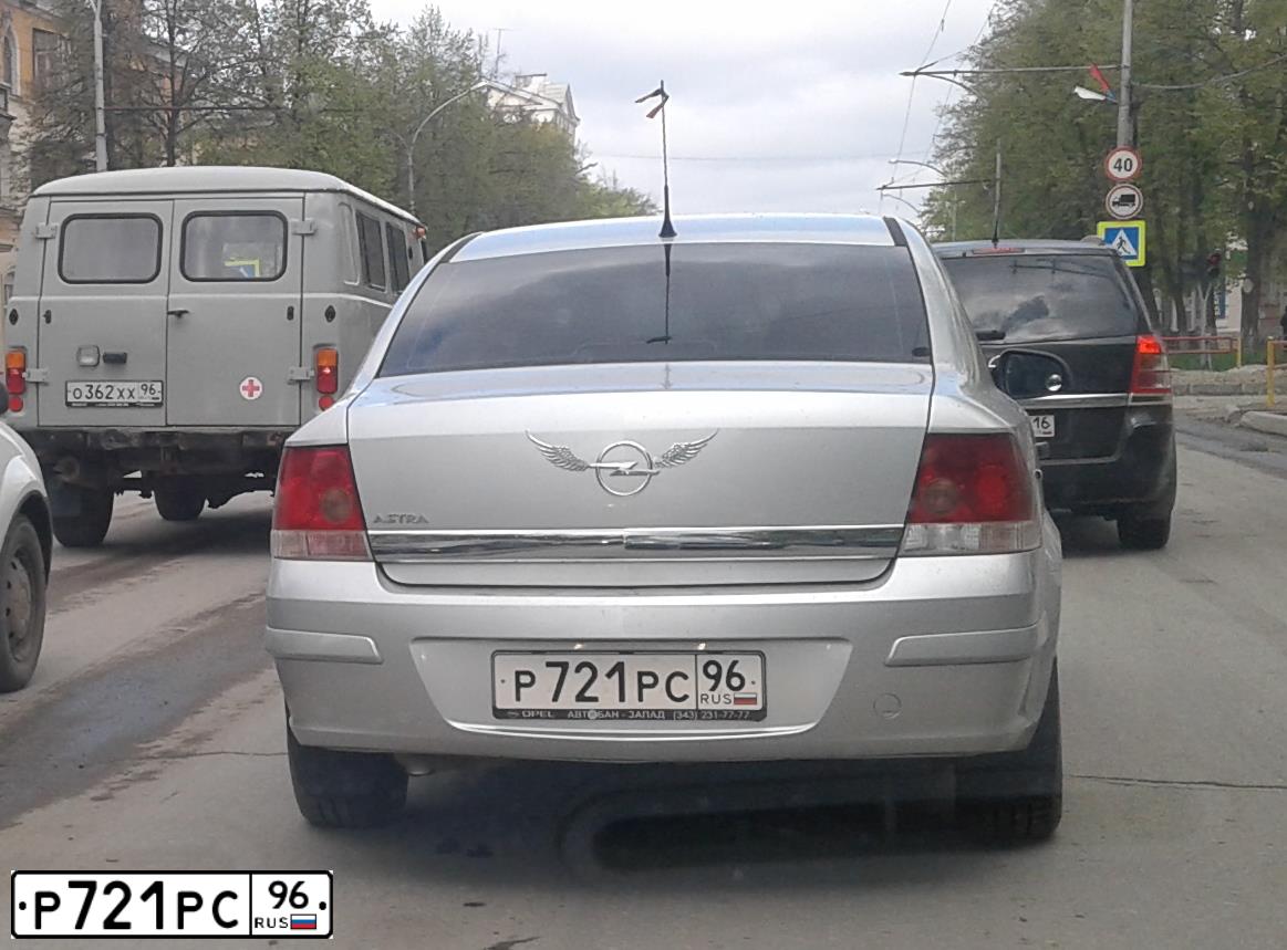 Фото автомобиля ОПЕЛЬ АСТРА, 2010 — госномер К663ЕК702. Цвет: СЕРЫЙ