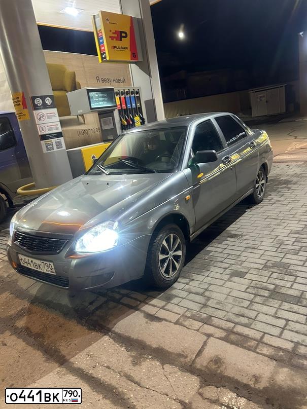 Фото автомобиля LADA 2170 PRIORA, 2007 — госномер О441ВК790. Цвет: СЕРЫЙ