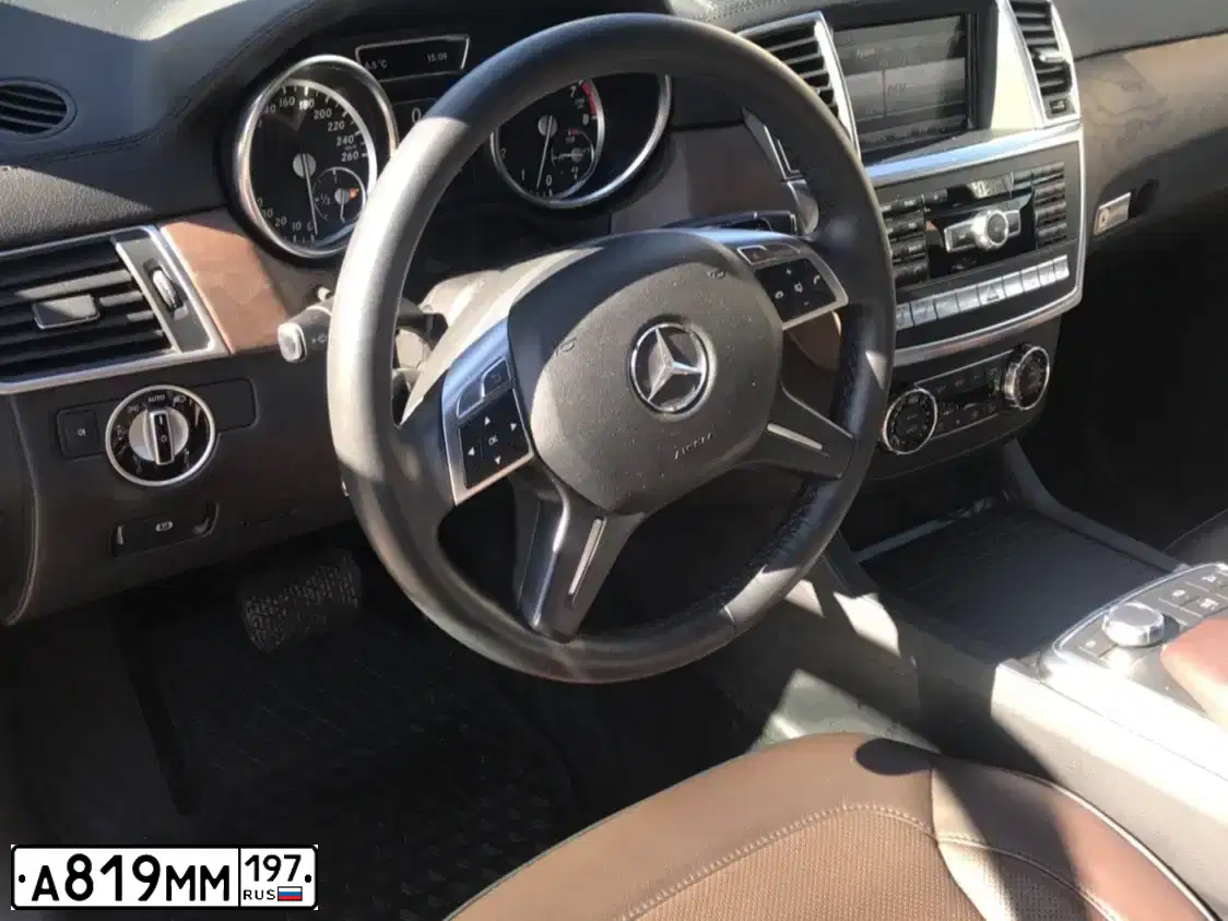 Фото автомобиля MERCEDES M-KLASSE, 2012 — госномер Х997ХС125. Цвет: ЧЕРНЫЙ