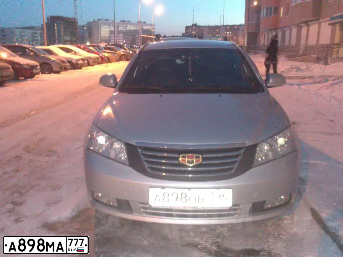 Фото автомобиля SKODA OCTAVIA, 2013 — госномер А898МА777. Цвет: Белый