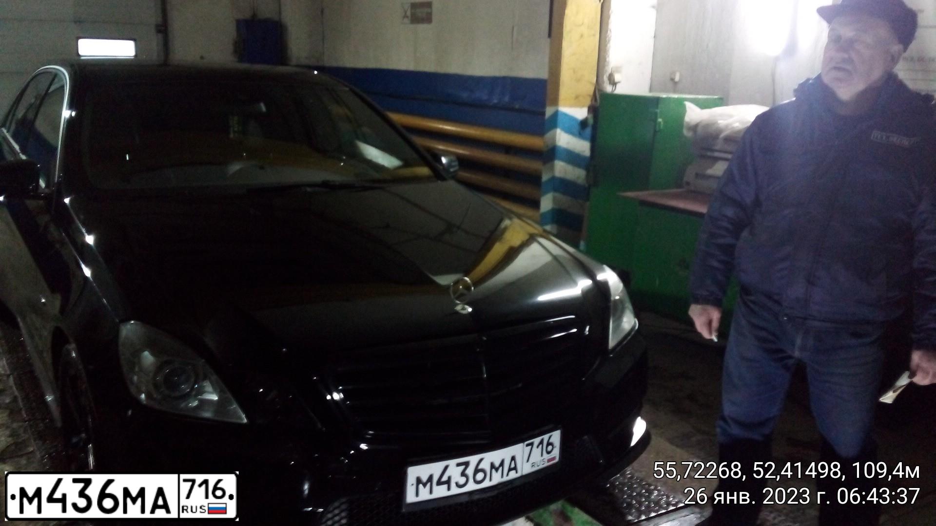 Фото автомобиля MERCEDES E-KLASSE, 2011 — госномер К148АУ763. Цвет: ЧЕРНЫЙ