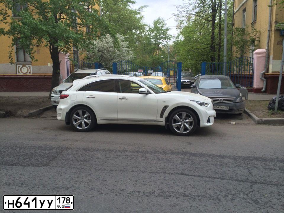 Фото автомобиля NISSAN TEANA, 2012 — госномер Н641УУ178. Цвет: ЧЕРНЫЙ