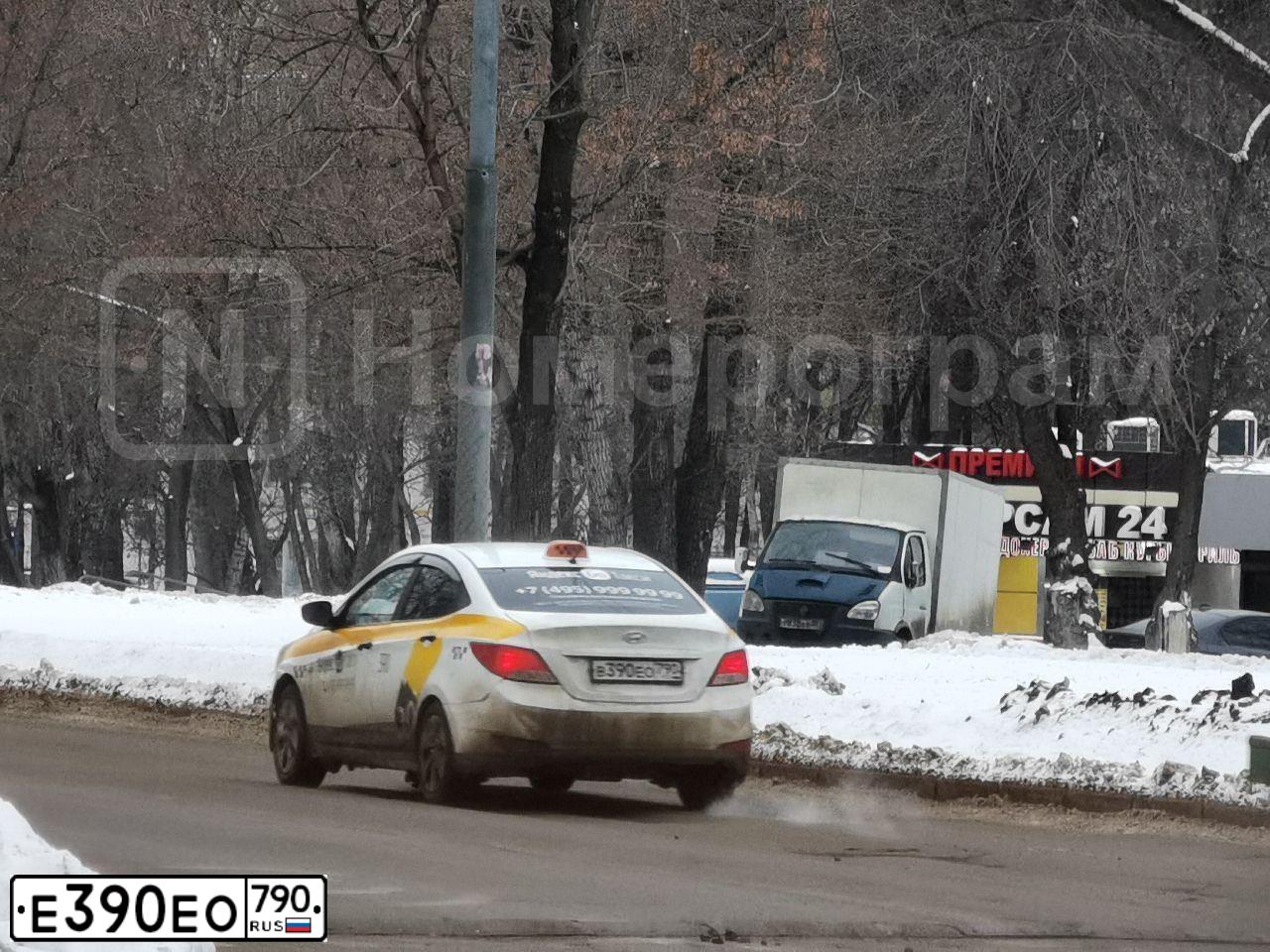 Фото автомобиля SMART FORTWO, 2010 — госномер Е390ЕО790. Цвет: СЕРО-ЧЕРНЫЙ