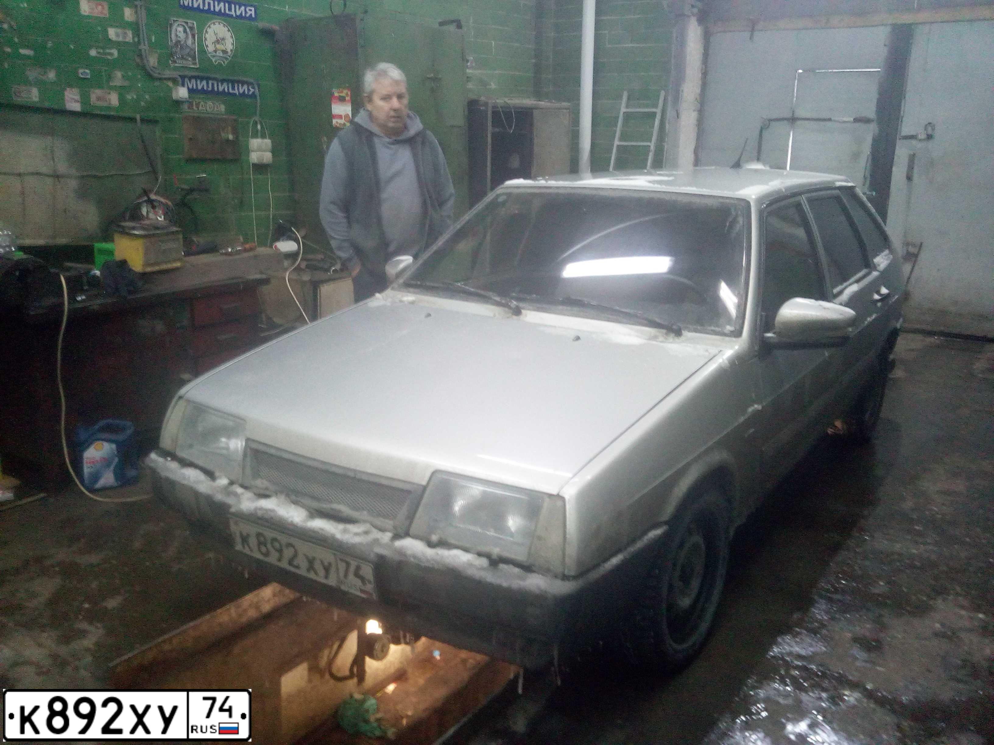Фото автомобиля LADA 2109, 2004 — госномер С872МО196. Цвет: Серебристый