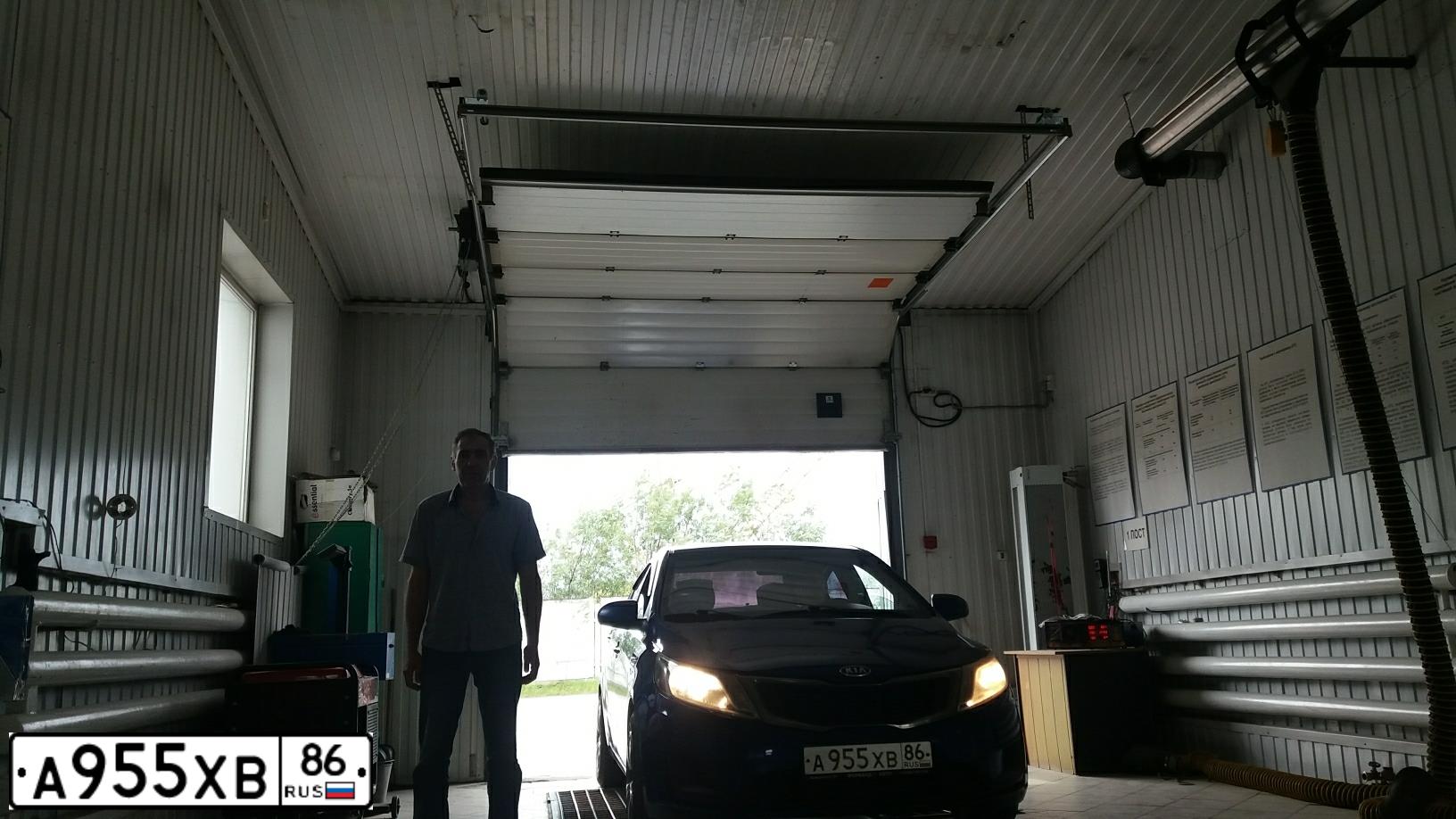 Фото автомобиля KIA RIO, 2011 — госномер А955ХВ86. Цвет: синий