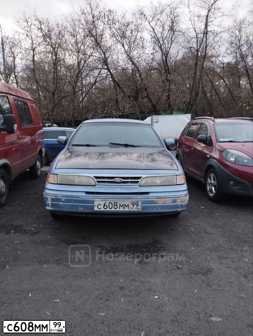 Фото автомобиля FORD CROWN VICTORIA, 1995 — госномер С608ММ99. Цвет: ГОЛУБОЙ