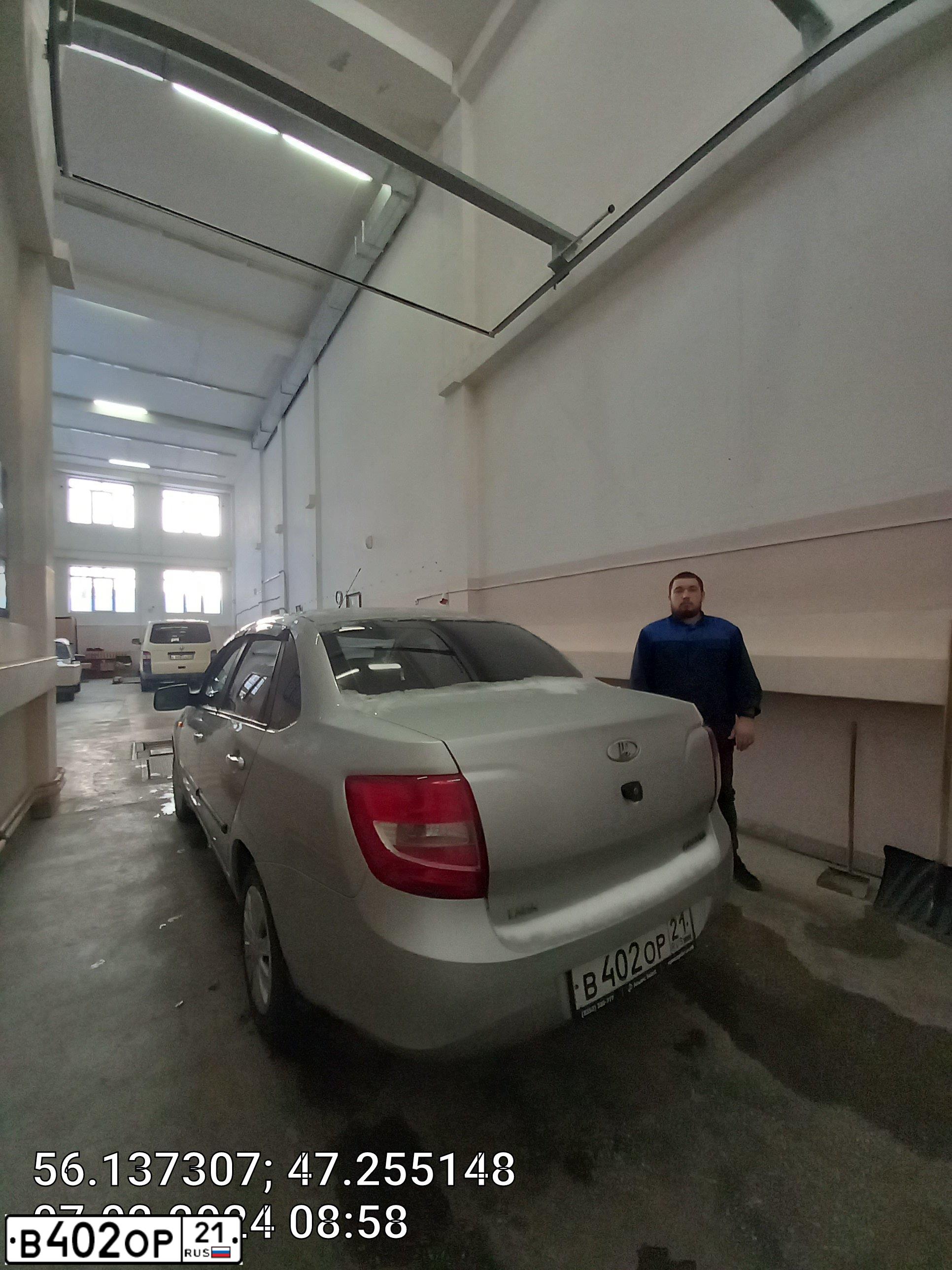 Фото автомобиля LADA 2190 GRANTA, 2013 — госномер М732СС21. Цвет: СЕРЕБРИСТЫЙ