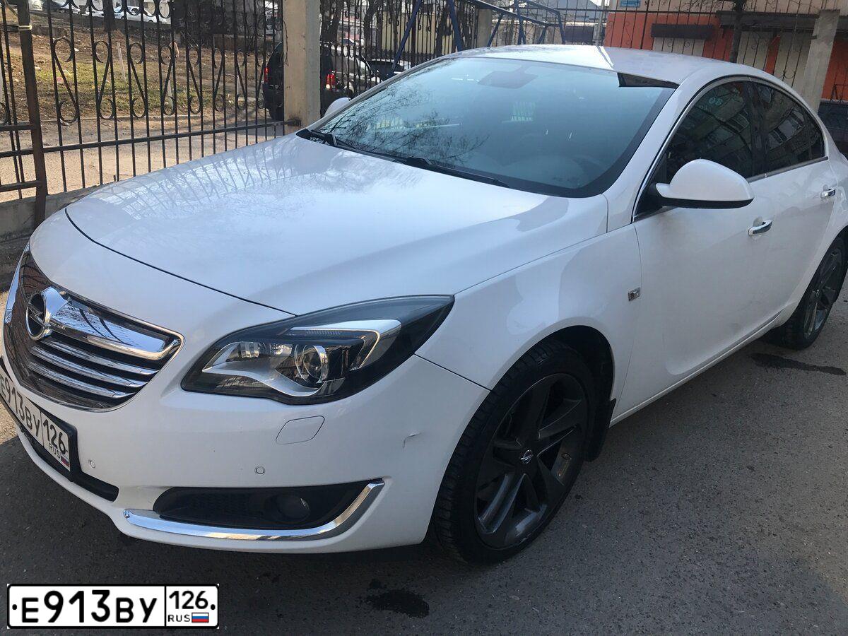 Фото автомобиля OPEL INSIGNIA, 2014 — госномер М668РХ21. Цвет: Белый