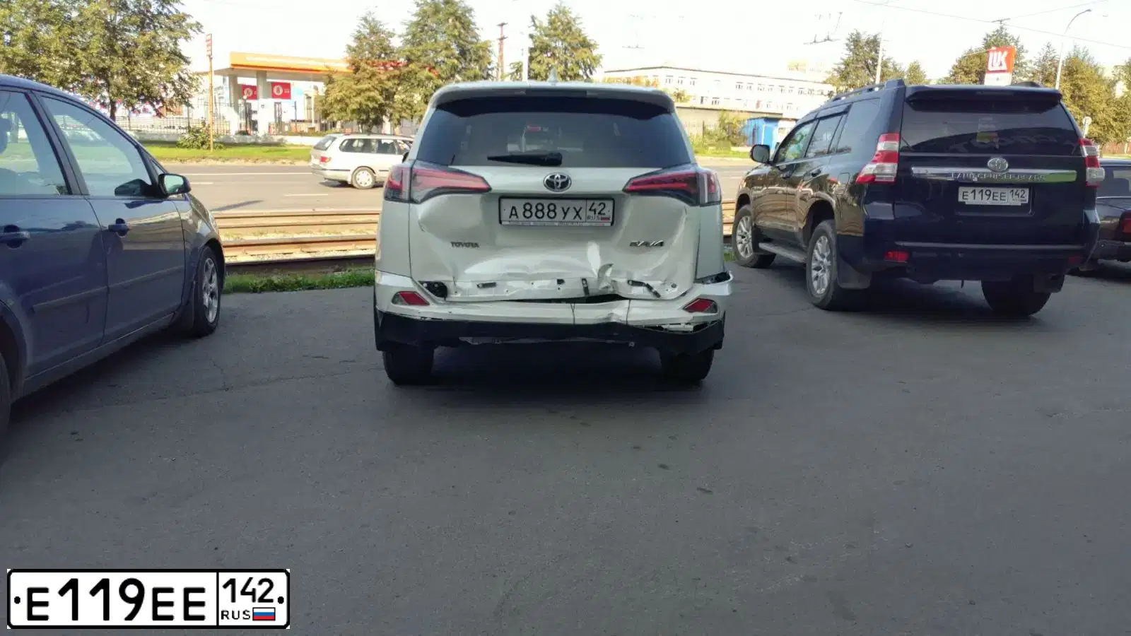 Фото автомобиля TOYOTA LANDCRUISER, 2015 — госномер Е119ЕЕ142. Цвет: ЧЕРНЫЙ