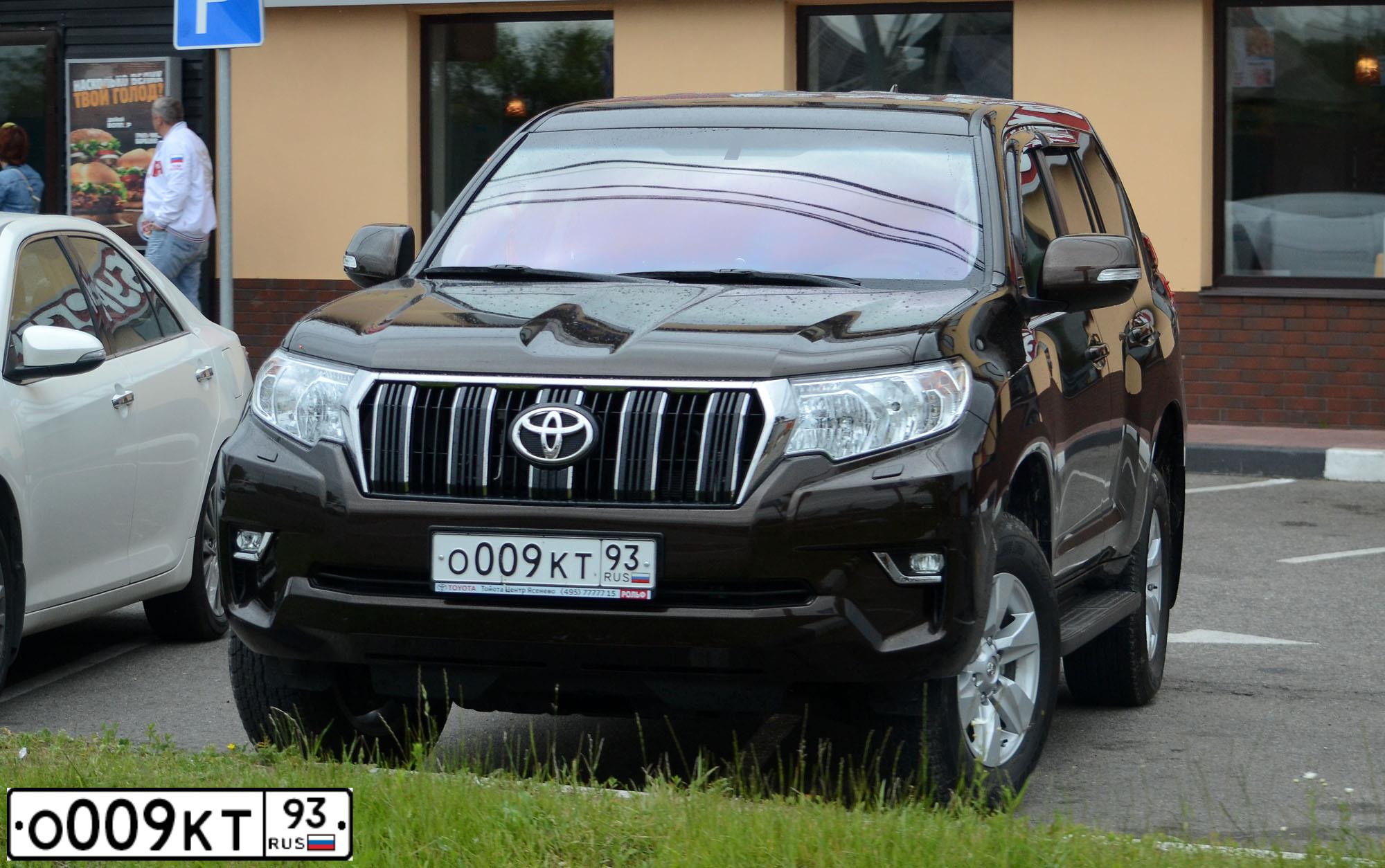 Фото автомобиля TOYOTA LANDCRUISER, 2011 — госномер О009КТ93. Цвет: ЧЕРНЫЙ
