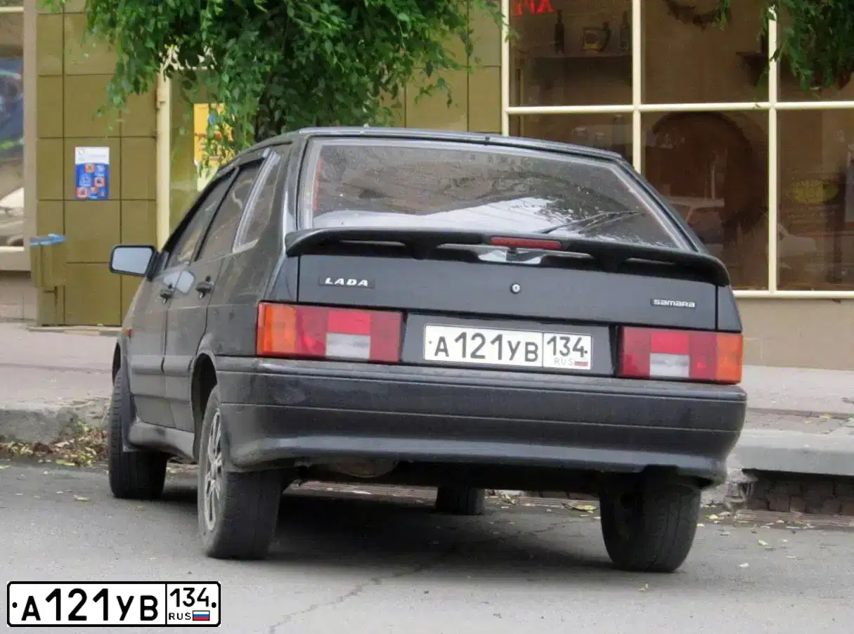 Фото автомобиля LADA 2114 SAMARA, 2011 — госномер А121УВ134. Цвет: Сине-Черный