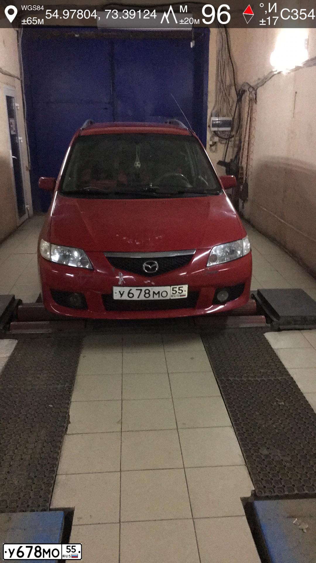 Фото автомобиля MAZDA PREMACY, 2002 — госномер У678МО55. Цвет: Красный