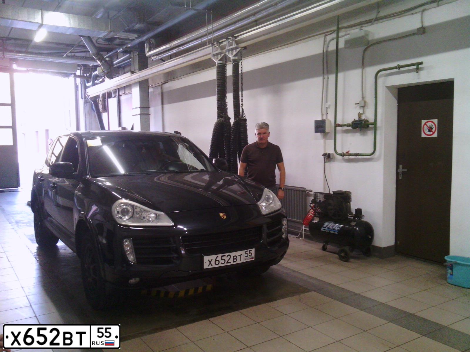 Фото автомобиля PORSCHE CAYENNE, 2008 — госномер М720ТР82. Цвет: ЧЕРНЫЙ