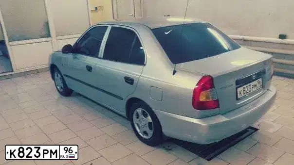 Фото автомобиля TAGAZ ACCENT, 2007 — госномер К823РМ96. Цвет: Серебристый