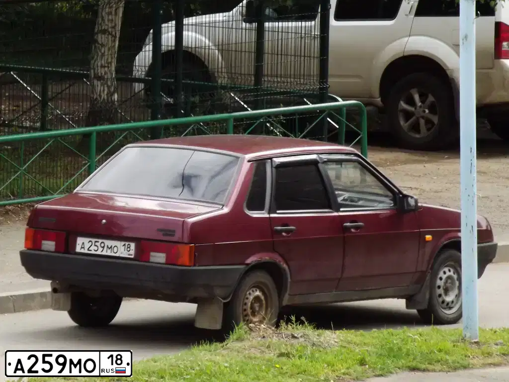 Фото автомобиля LADA 2109 SAMARA, 2004 — госномер А259МО18. Цвет: ТЕМНО-МАЛИНОВЫЙ