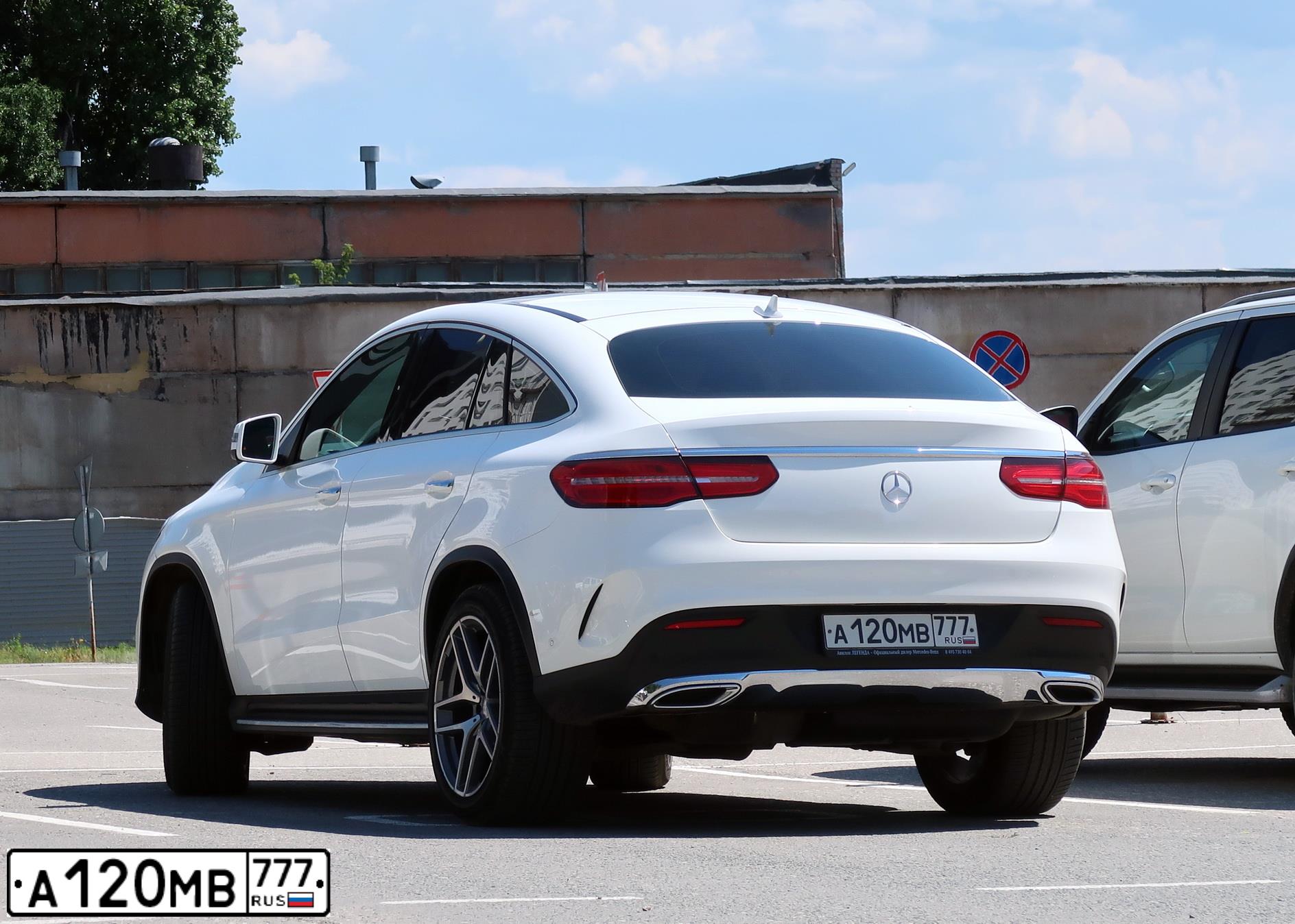 Фото автомобиля MERCEDES S-KLASSE, 2014 — госномер Н702РТ799. Цвет: Серый
